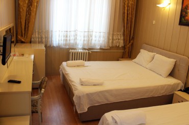 Double + 1 Yataklı Oda